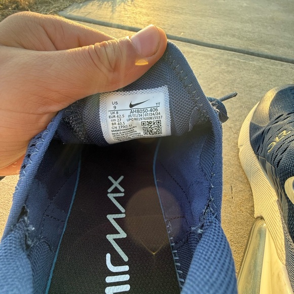 Men’s Nike air270 sz 9. Like new worn twice. No rips/tears. - Picture 2 of 8